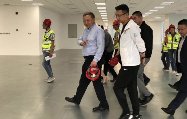 2019 年 7 月華潤置地李欣總裁一行到鴻運(yùn)金茂考察.PNG